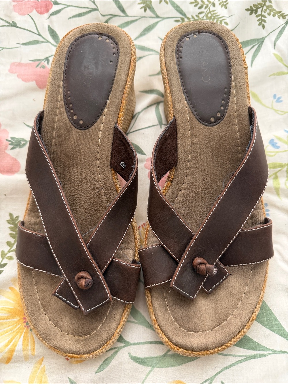 Gitano Women’s Brown Crisscross Slide Sandals, Size 8.5